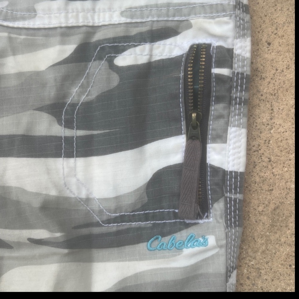 Cabela's Grey Camo Roll up Hiking Cargo Pants Women's Size 14 - Picture 4 of 9